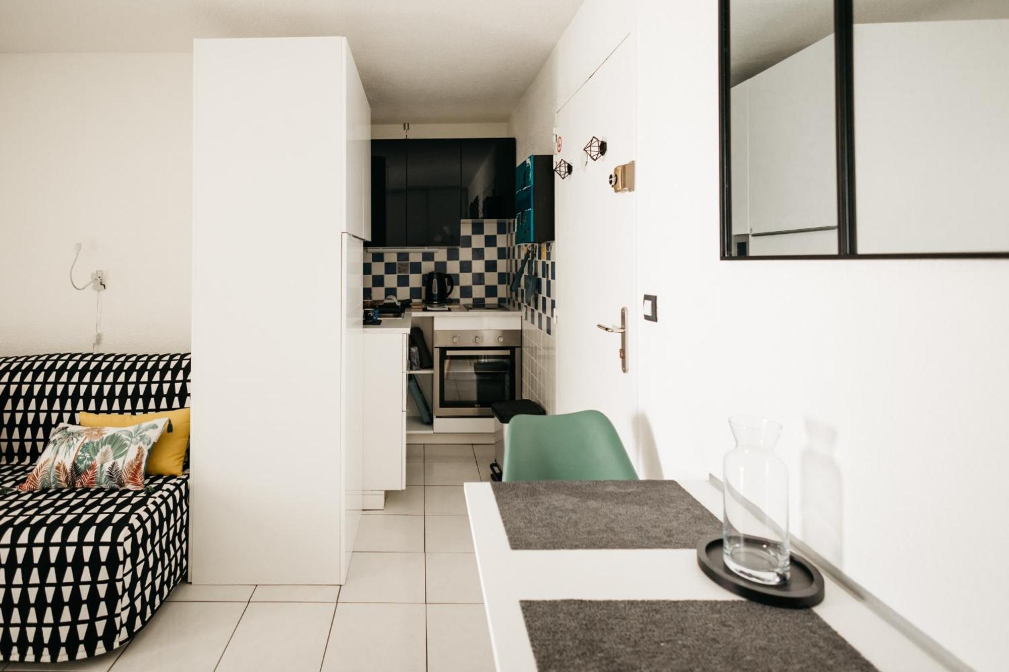 Cosy T1, A 10 Minutes A Pieds Des Plages Fréjus Exterior foto