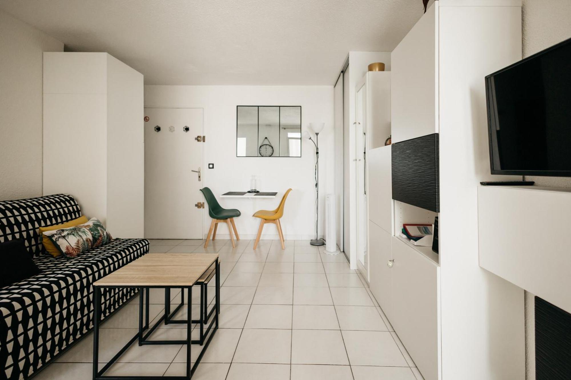 Cosy T1, A 10 Minutes A Pieds Des Plages Fréjus Exterior foto