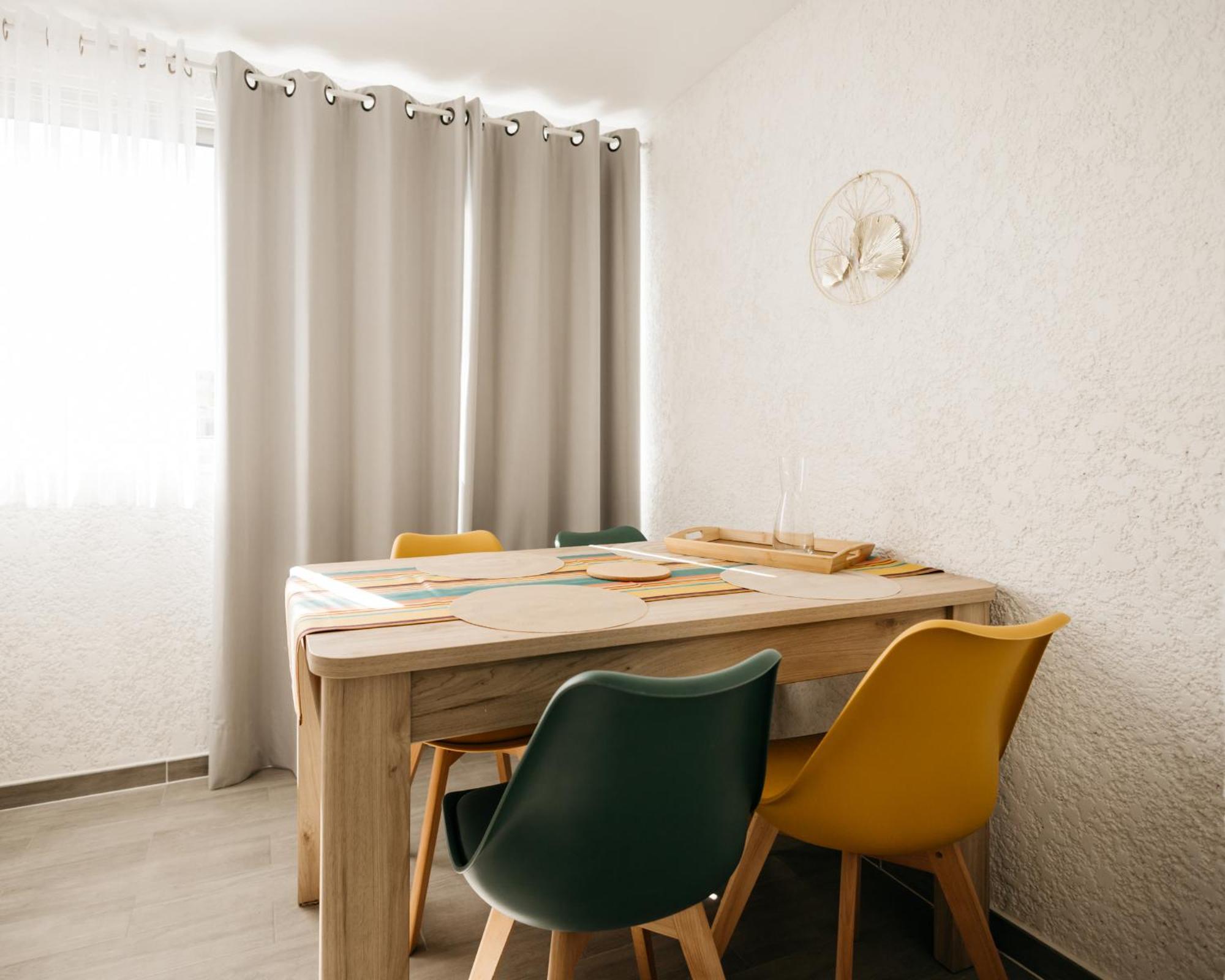 Cosy T1, A 10 Minutes A Pieds Des Plages Fréjus Exterior foto