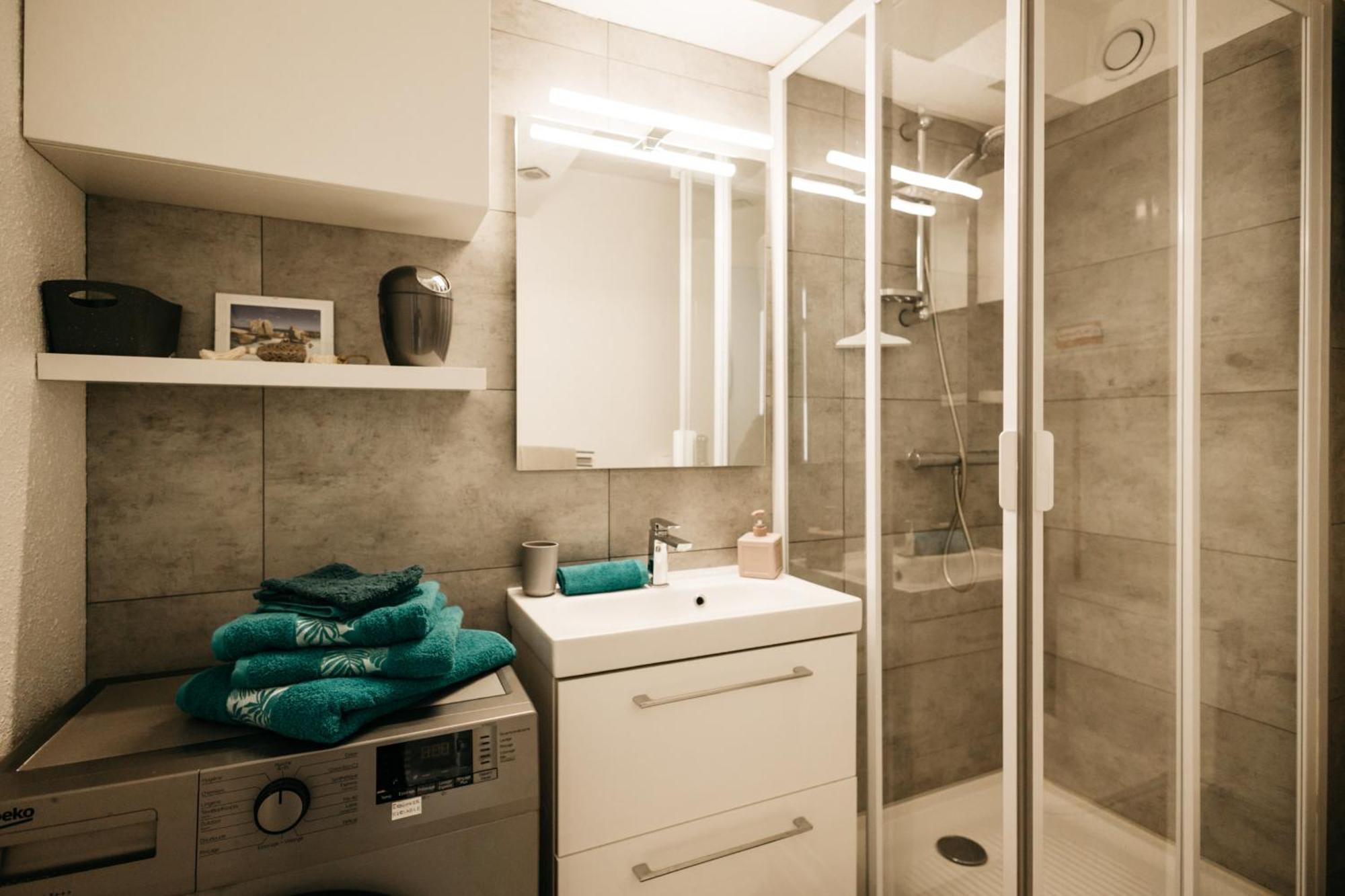 Cosy T1, A 10 Minutes A Pieds Des Plages Fréjus Exterior foto